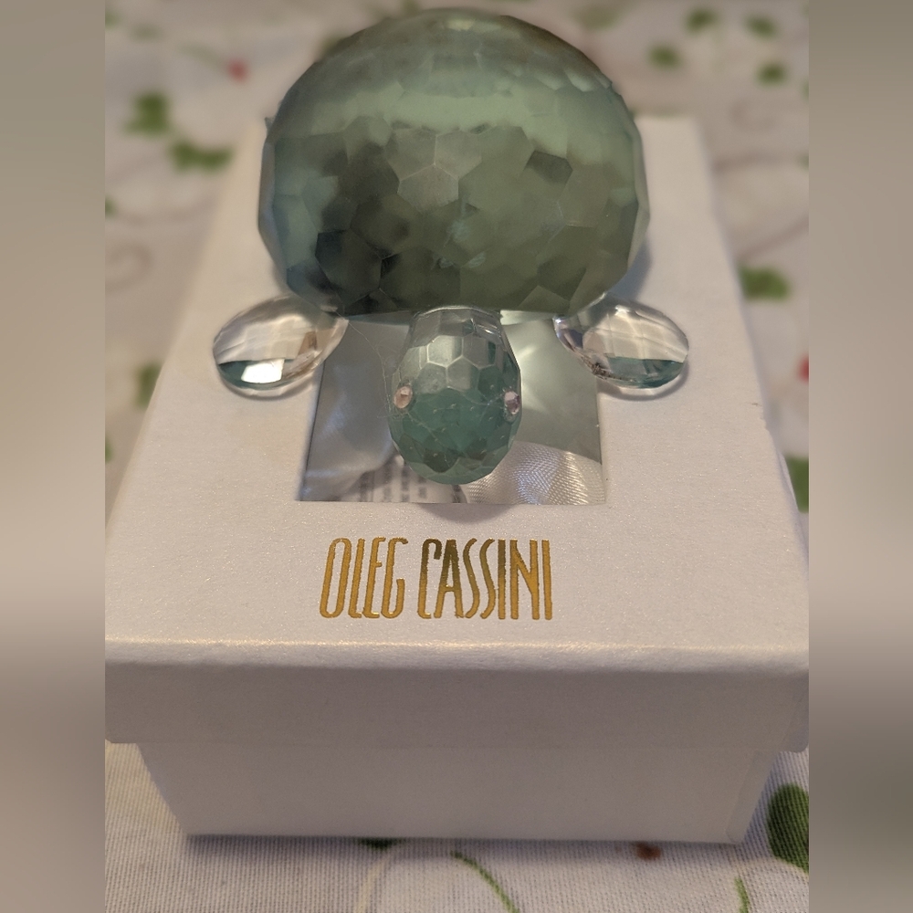 Oleg Cassini Faceted Glass Turtle in Seafoam Green with Clear Paperweight